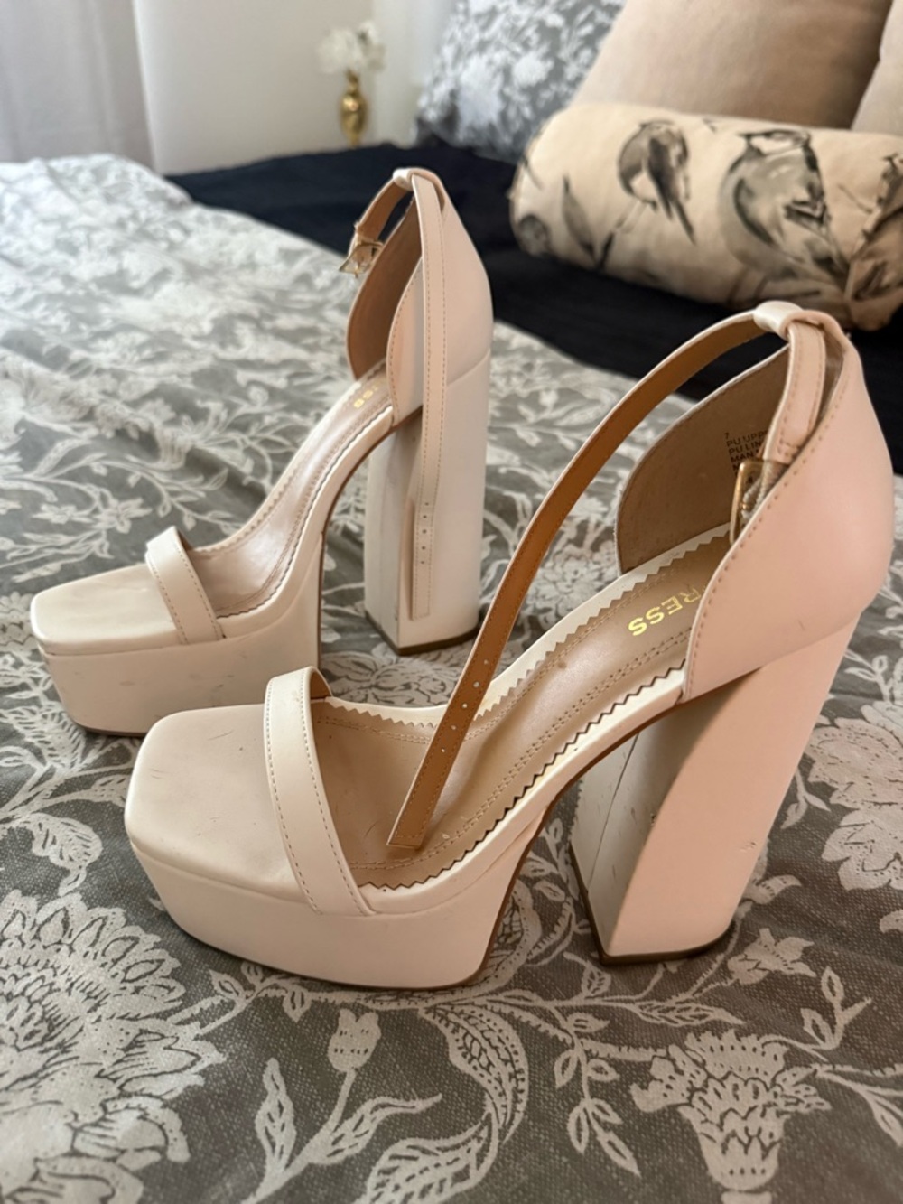 Express heels - Picture 2 of 2